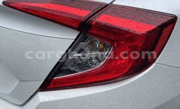 Sayi Na hannu Honda Civic White Mota in Accra a Greater Accra Sayi Na hannu Honda Civic White Mota in Accra a Greater Accra