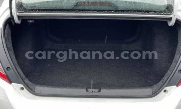 Sayi Na hannu Honda Civic White Mota in Accra a Greater Accra Sayi Na hannu Honda Civic White Mota in Accra a Greater Accra