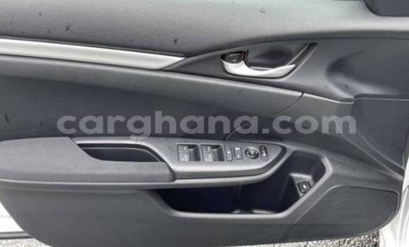Sayi Na hannu Honda Civic White Mota in Accra a Greater Accra Sayi Na hannu Honda Civic White Mota in Accra a Greater Accra