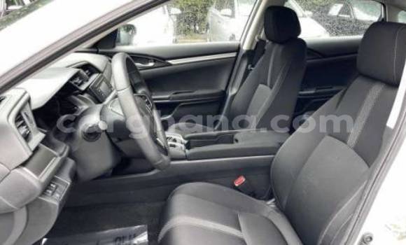 Sayi Na hannu Honda Civic White Mota in Accra a Greater Accra Sayi Na hannu Honda Civic White Mota in Accra a Greater Accra