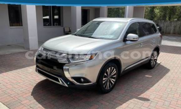Sayi Na hannu Mitsubishi Outlander Azurfa Mota in Accra a Greater Accra Sayi Na hannu Mitsubishi Outlander Azurfa Mota in Accra a Greater Accra
