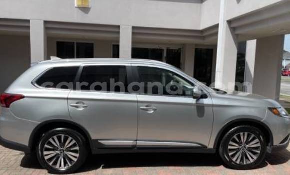 Sayi Na hannu Mitsubishi Outlander Azurfa Mota in Accra a Greater Accra Sayi Na hannu Mitsubishi Outlander Azurfa Mota in Accra a Greater Accra