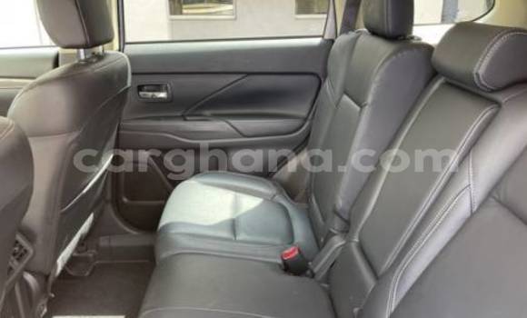 Sayi Na hannu Mitsubishi Outlander Azurfa Mota in Accra a Greater Accra Sayi Na hannu Mitsubishi Outlander Azurfa Mota in Accra a Greater Accra