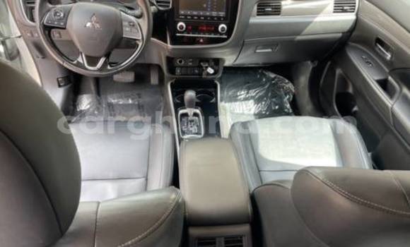 Sayi Na hannu Mitsubishi Outlander Azurfa Mota in Accra a Greater Accra Sayi Na hannu Mitsubishi Outlander Azurfa Mota in Accra a Greater Accra