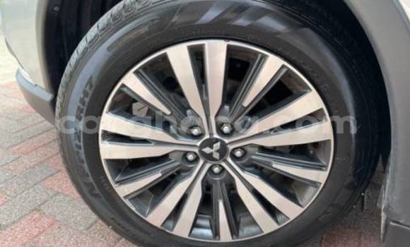 Sayi Na hannu Mitsubishi Outlander Azurfa Mota in Accra a Greater Accra Sayi Na hannu Mitsubishi Outlander Azurfa Mota in Accra a Greater Accra