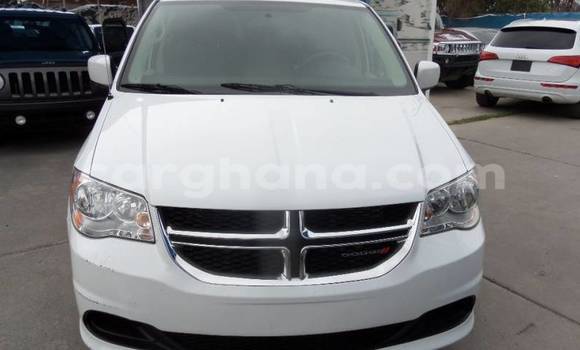 Sayi Na hannu Dodge Caravan White Mota in Accra a Greater Accra