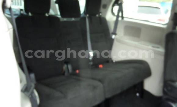 Sayi Na hannu Dodge Caravan White Mota in Accra a Greater Accra Sayi Na hannu Dodge Caravan White Mota in Accra a Greater Accra