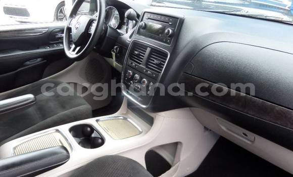 Sayi Na hannu Dodge Caravan White Mota in Accra a Greater Accra Sayi Na hannu Dodge Caravan White Mota in Accra a Greater Accra