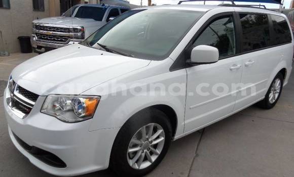 Sayi Na hannu Dodge Caravan White Mota in Accra a Greater Accra Sayi Na hannu Dodge Caravan White Mota in Accra a Greater Accra