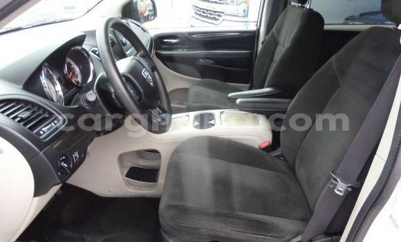 Sayi Na hannu Dodge Caravan White Mota in Accra a Greater Accra Sayi Na hannu Dodge Caravan White Mota in Accra a Greater Accra