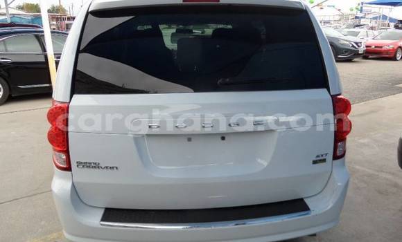 Sayi Na hannu Dodge Caravan White Mota in Accra a Greater Accra Sayi Na hannu Dodge Caravan White Mota in Accra a Greater Accra
