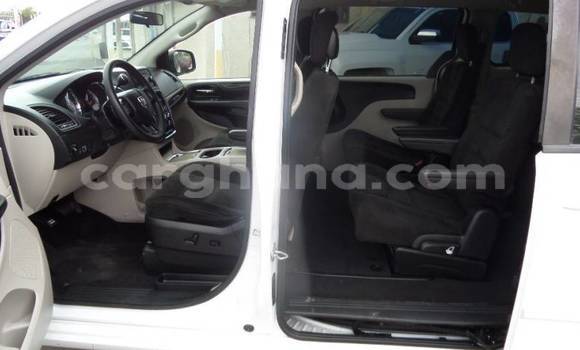 Sayi Na hannu Dodge Caravan White Mota in Accra a Greater Accra Sayi Na hannu Dodge Caravan White Mota in Accra a Greater Accra