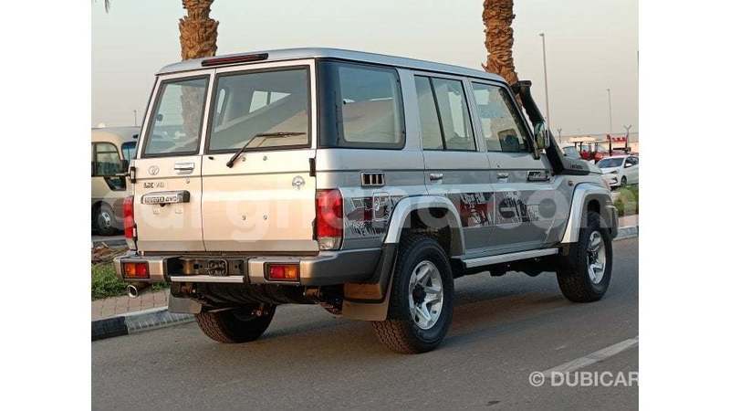 Big with watermark toyota land cruiser ashanti import dubai 52220