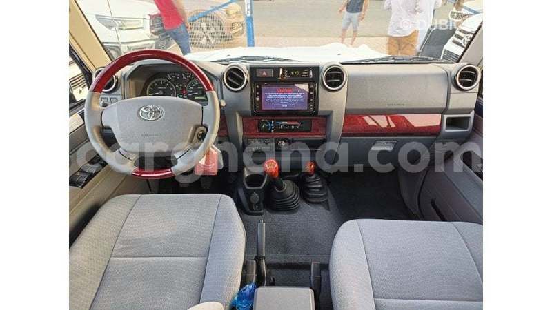 Big with watermark toyota land cruiser ashanti import dubai 52220