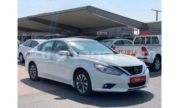 Ra Imported Nissan Altima funfun Ọkọ̀ in Import - Dubai ni Ashanti Ra Imported Nissan Altima funfun Ọkọ̀ in Import - Dubai ni Ashanti