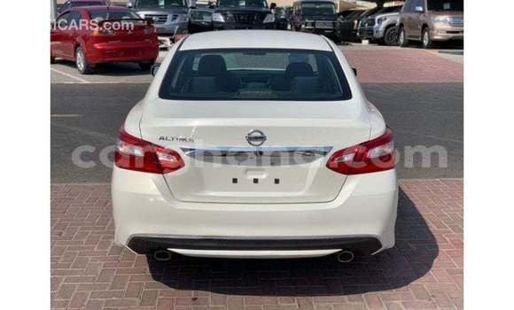 Ra Imported Nissan Altima funfun Ọkọ̀ in Import - Dubai ni Ashanti Ra Imported Nissan Altima funfun Ọkọ̀ in Import - Dubai ni Ashanti