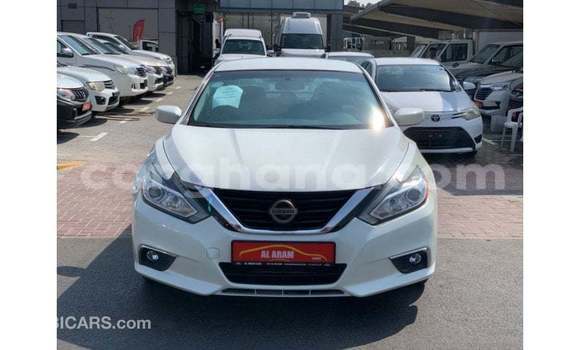 Ra Imported Nissan Altima funfun Ọkọ̀ in Import - Dubai ni Ashanti Ra Imported Nissan Altima funfun Ọkọ̀ in Import - Dubai ni Ashanti