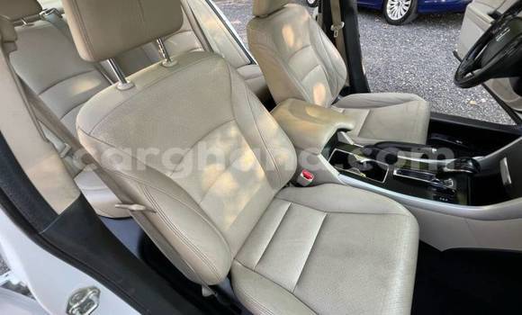 Sayi Na hannu Honda Accord White Mota in Accra a Greater Accra Sayi Na hannu Honda Accord White Mota in Accra a Greater Accra