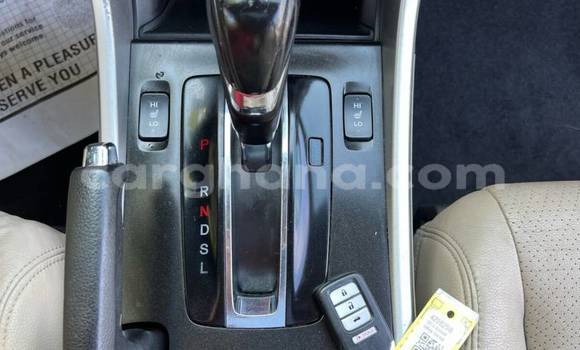 Sayi Na hannu Honda Accord White Mota in Accra a Greater Accra Sayi Na hannu Honda Accord White Mota in Accra a Greater Accra