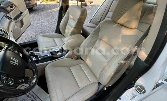 Sayi Na hannu Honda Accord White Mota in Accra a Greater Accra Sayi Na hannu Honda Accord White Mota in Accra a Greater Accra