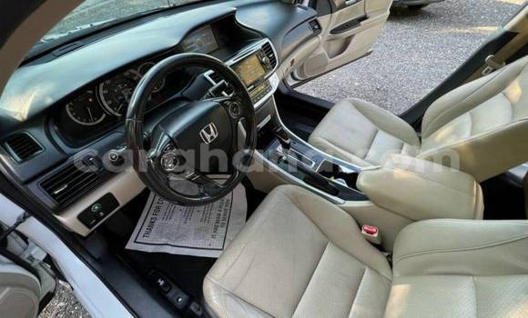 Sayi Na hannu Honda Accord White Mota in Accra a Greater Accra Sayi Na hannu Honda Accord White Mota in Accra a Greater Accra