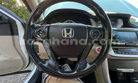 Sayi Na hannu Honda Accord White Mota in Accra a Greater Accra Sayi Na hannu Honda Accord White Mota in Accra a Greater Accra