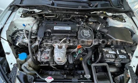 Sayi Na hannu Honda Accord White Mota in Accra a Greater Accra Sayi Na hannu Honda Accord White Mota in Accra a Greater Accra