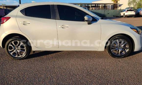 Sayi Na hannu Toyota Yaris White Mota in Accra a Greater Accra Sayi Na hannu Toyota Yaris White Mota in Accra a Greater Accra