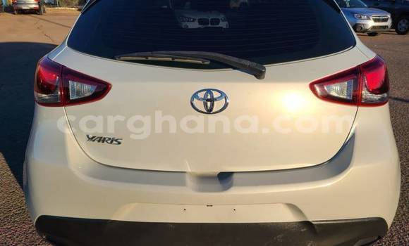 Sayi Na hannu Toyota Yaris White Mota in Accra a Greater Accra Sayi Na hannu Toyota Yaris White Mota in Accra a Greater Accra