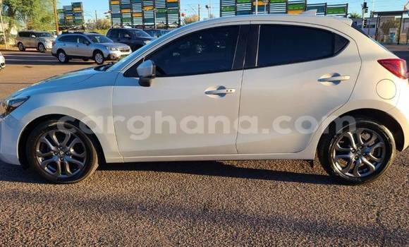 Sayi Na hannu Toyota Yaris White Mota in Accra a Greater Accra Sayi Na hannu Toyota Yaris White Mota in Accra a Greater Accra