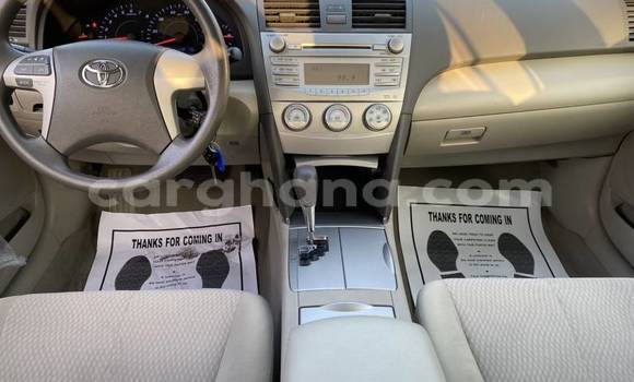 Sayi Na hannu Toyota Camry White Mota in Accra a Greater Accra Sayi Na hannu Toyota Camry White Mota in Accra a Greater Accra
