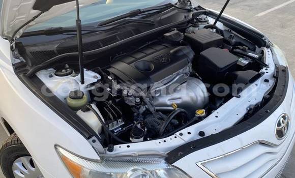 Sayi Na hannu Toyota Camry White Mota in Accra a Greater Accra Sayi Na hannu Toyota Camry White Mota in Accra a Greater Accra