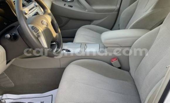 Sayi Na hannu Toyota Camry White Mota in Accra a Greater Accra Sayi Na hannu Toyota Camry White Mota in Accra a Greater Accra