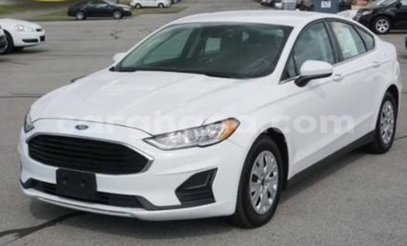 Ra Àlòkù Ford Fusion funfun Ọkọ̀ in Accra ni Greater Accra Ra Àlòkù Ford Fusion funfun Ọkọ̀ in Accra ni Greater Accra