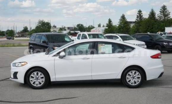 Ra Àlòkù Ford Fusion funfun Ọkọ̀ in Accra ni Greater Accra Ra Àlòkù Ford Fusion funfun Ọkọ̀ in Accra ni Greater Accra