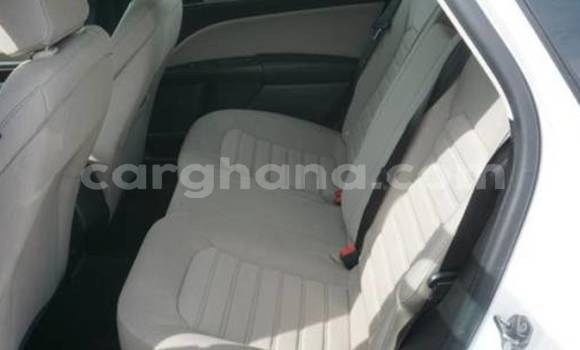 Ra Àlòkù Ford Fusion funfun Ọkọ̀ in Accra ni Greater Accra Ra Àlòkù Ford Fusion funfun Ọkọ̀ in Accra ni Greater Accra