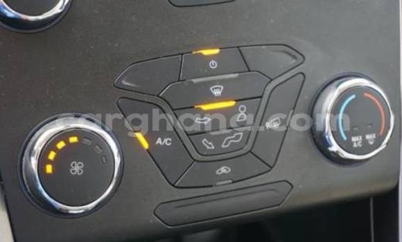 Ra Àlòkù Ford Fusion funfun Ọkọ̀ in Accra ni Greater Accra Ra Àlòkù Ford Fusion funfun Ọkọ̀ in Accra ni Greater Accra