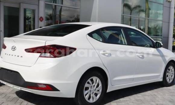 Sayi Na hannu Hyundai Elantra White Mota in Accra a Greater Accra Sayi Na hannu Hyundai Elantra White Mota in Accra a Greater Accra