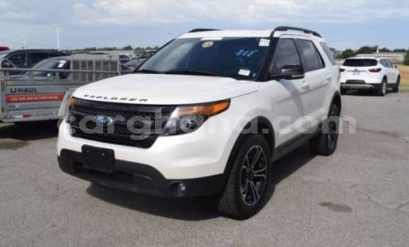 Sayi Na hannu Ford Explorer White Mota in Accra a Greater Accra Sayi Na hannu Ford Explorer White Mota in Accra a Greater Accra