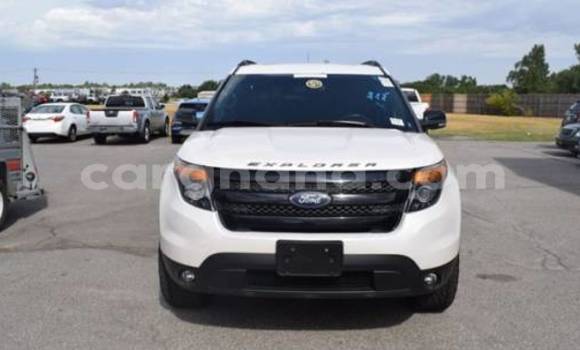Sayi Na hannu Ford Explorer White Mota in Accra a Greater Accra Sayi Na hannu Ford Explorer White Mota in Accra a Greater Accra