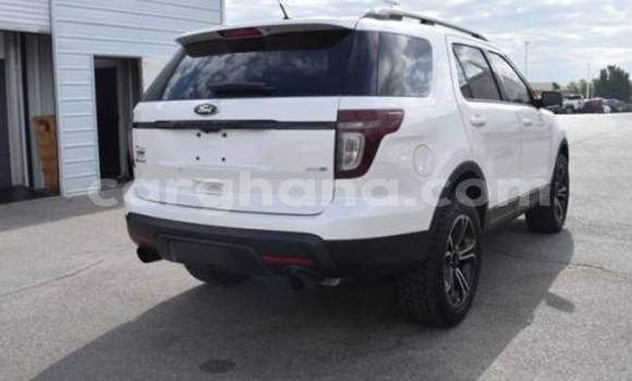 Sayi Na hannu Ford Explorer White Mota in Accra a Greater Accra Sayi Na hannu Ford Explorer White Mota in Accra a Greater Accra