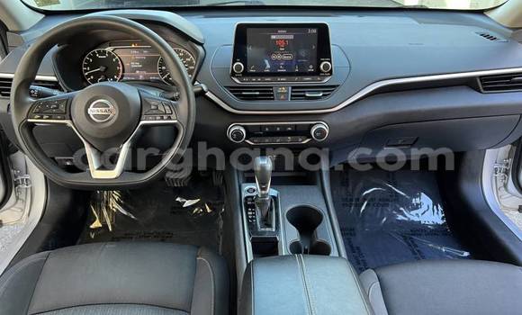 Sayi Na hannu Nissan Altima Azurfa Mota in Accra a Greater Accra Sayi Na hannu Nissan Altima Azurfa Mota in Accra a Greater Accra