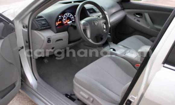 Sayi Na hannu Toyota Camry Azurfa Mota in Accra a Greater Accra Sayi Na hannu Toyota Camry Azurfa Mota in Accra a Greater Accra