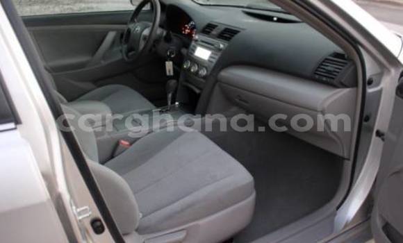 Sayi Na hannu Toyota Camry Azurfa Mota in Accra a Greater Accra Sayi Na hannu Toyota Camry Azurfa Mota in Accra a Greater Accra