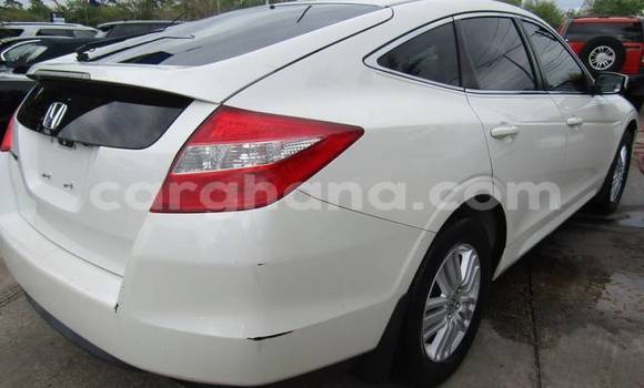 Buy Used Honda Crosstour White Car in Accra in Greater Accra Buy Used Honda Crosstour White Car in Accra in Greater Accra