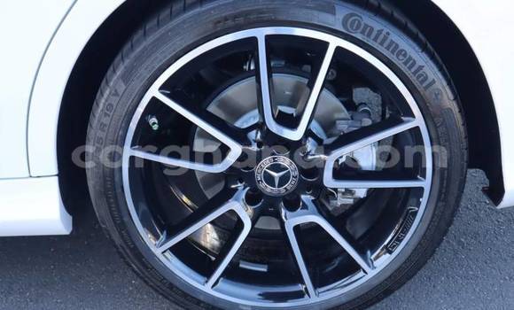 Sayi Na hannu Mercedes‒Benz C–Class White Mota in Accra a Greater Accra Sayi Na hannu Mercedes‒Benz C–Class White Mota in Accra a Greater Accra