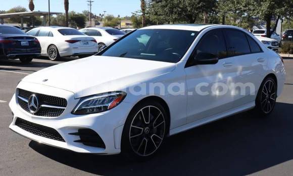 Sayi Na hannu Mercedes‒Benz C–Class White Mota in Accra a Greater Accra Sayi Na hannu Mercedes‒Benz C–Class White Mota in Accra a Greater Accra