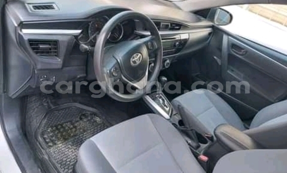 Ra Àlòkù Toyota Corolla funfun Ọkọ̀ in Accra ni Greater Accra Ra Àlòkù Toyota Corolla funfun Ọkọ̀ in Accra ni Greater Accra