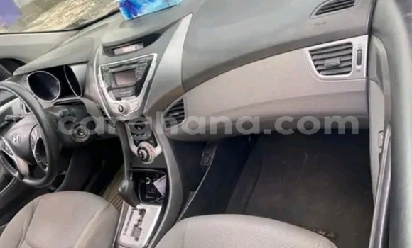 Ra Àlòkù Hyundai Elantra funfun Ọkọ̀ in Accra ni Greater Accra Ra Àlòkù Hyundai Elantra funfun Ọkọ̀ in Accra ni Greater Accra