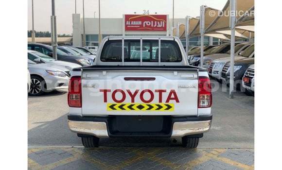 Sayi Imported Toyota Hilux White Mota in Import - Dubai a Ashanti Sayi Imported Toyota Hilux White Mota in Import - Dubai a Ashanti